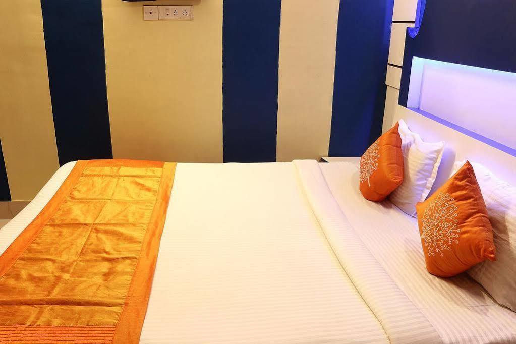 Super Hotel O Tagore Park Ruby Road Kolkata Exterior photo